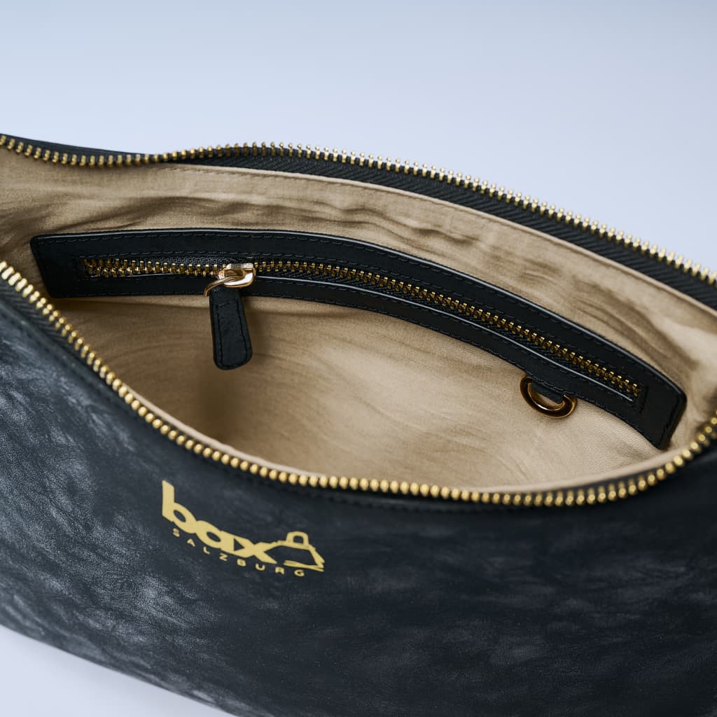 Slide img_01KCM2578TXGQM9WKRXH4V90XB