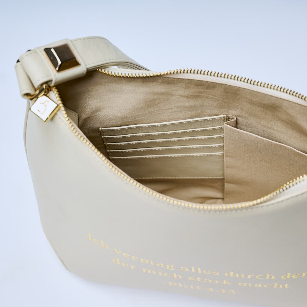 Slide img_01KCM2578T1ZX8N2D6VS3NBXAY