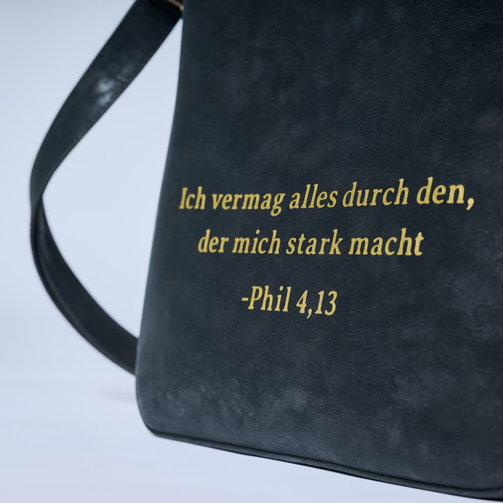 Slide img_01KCM2578SXWBQBNFJHRQ6E39W